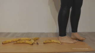 Sneaker-Girl Stacy - Crushing Bananas