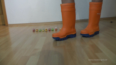 Sneaker-Girl Fussballgirl07 - Mini Toy-Cars vs. Rubber-Boots