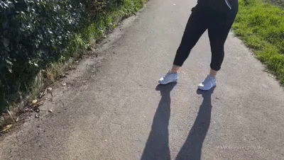 Sneaker-Girl Vika - Nikes Crushing a Mobile-Phone