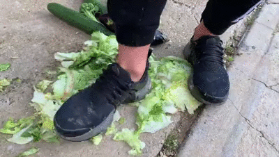 Sneakergirly - Celia Crushing some Vegetables