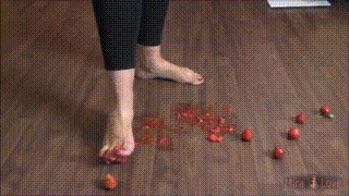 Strawberris Crushing