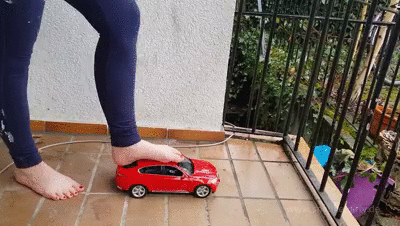 Sneakergirly Lucy - Toy Car Destruction