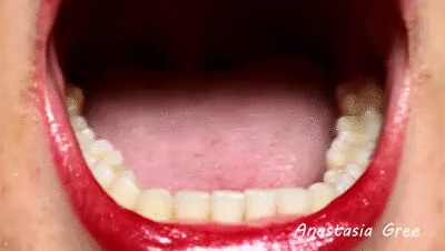 Gummy bear chewing close-up - Sharp teeth