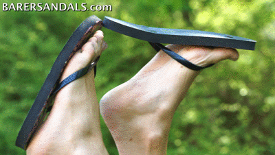Footplay and shoeplay with Linda's blue flip-flops in the park - Video update 13223