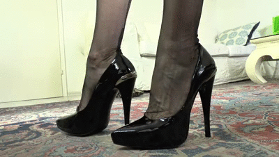 Italian high heels pumps and perfect legs show
