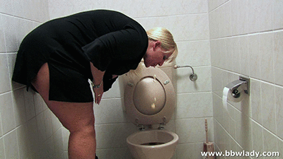 Cathy zwingt Sklaven aus der Toilette zu essen (WMV, High Definition, 1280x720px)