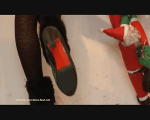 Poor Santas under Christins Boots